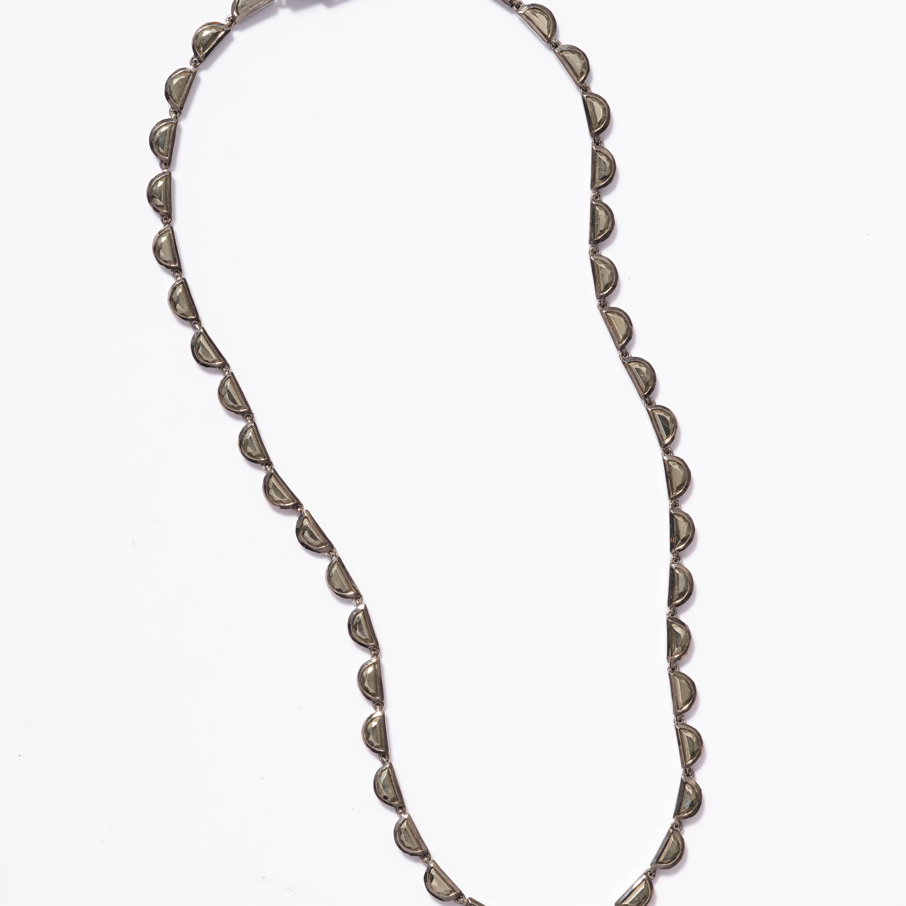 Small Scallop Rivière Necklace Pyrite