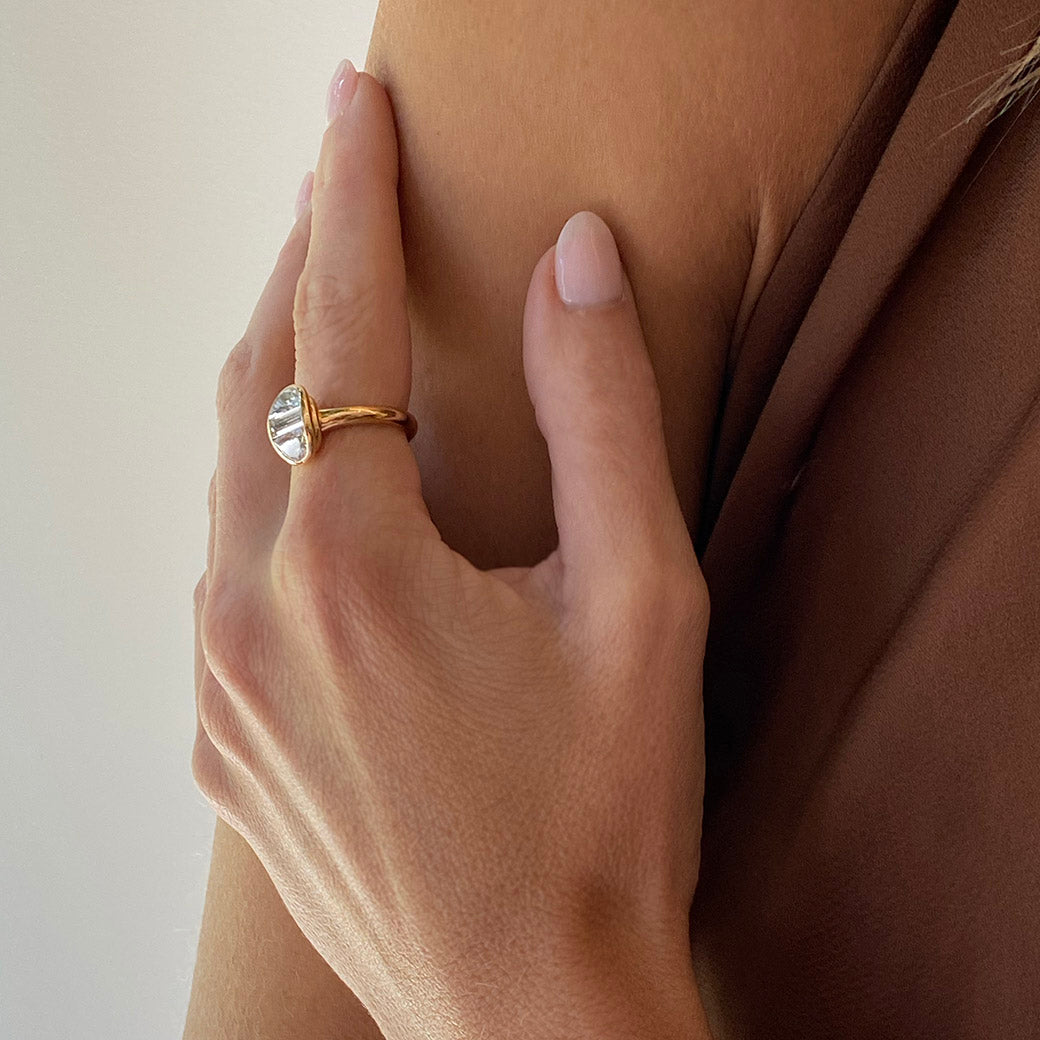 Sleeping Oval Solitaire Ring - Diamond