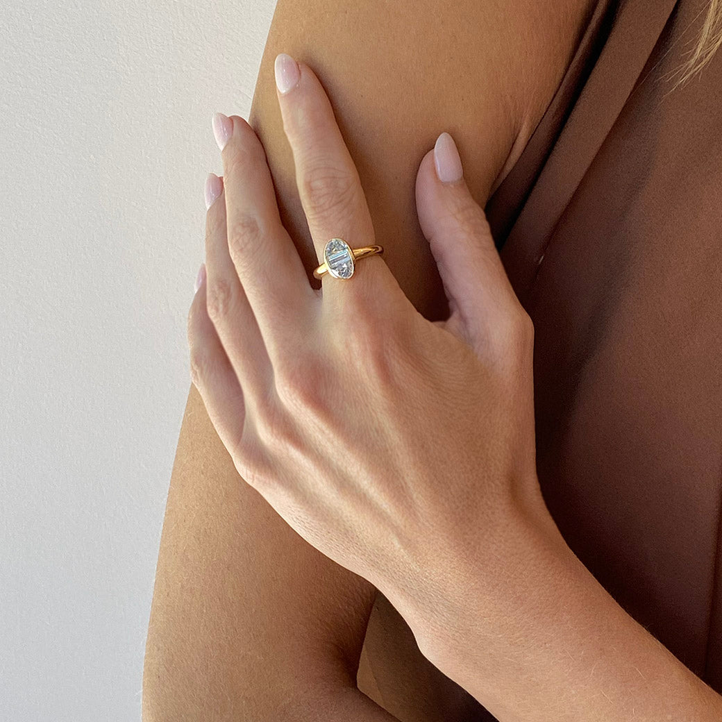 Sleeping Oval Solitaire Ring - Diamond