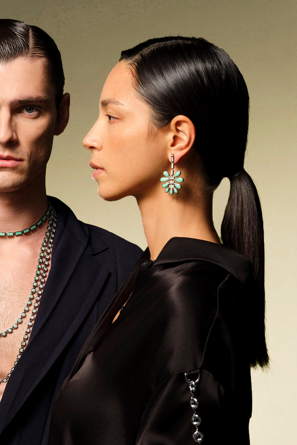 Uchiwa Earrings White Agate