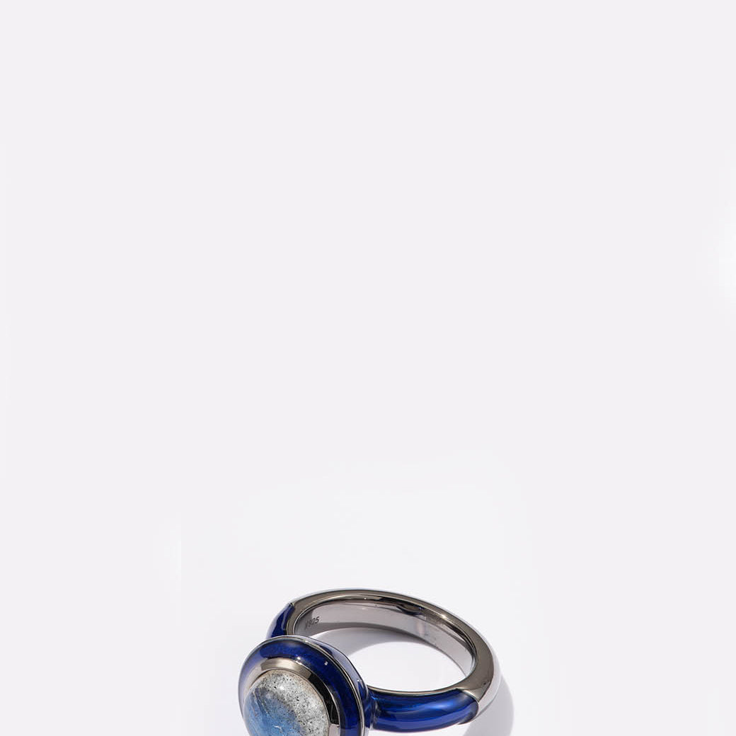 Dot Lacquer Solitaire Ring - Labradorite