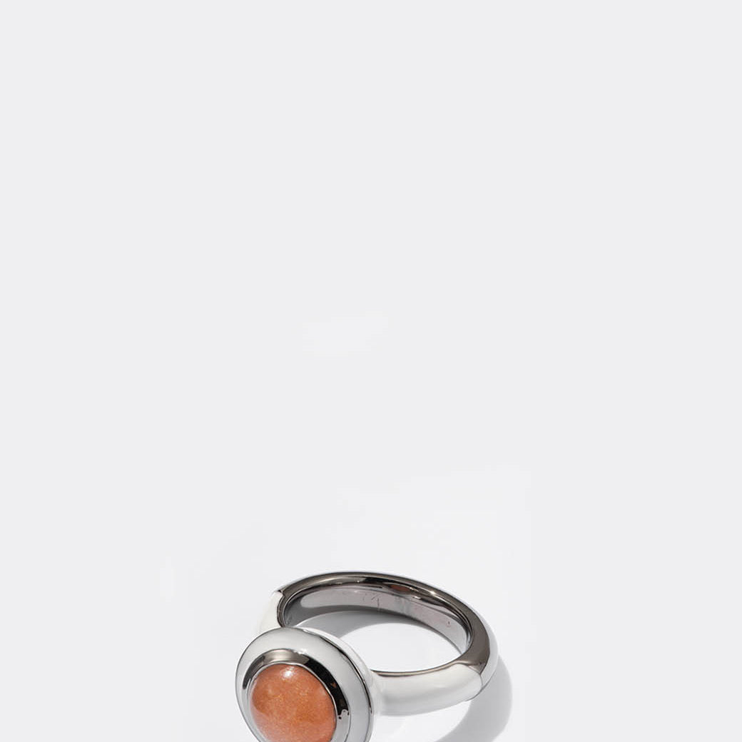 Dot Lacquer Solitaire Ring - Peach Moonstone