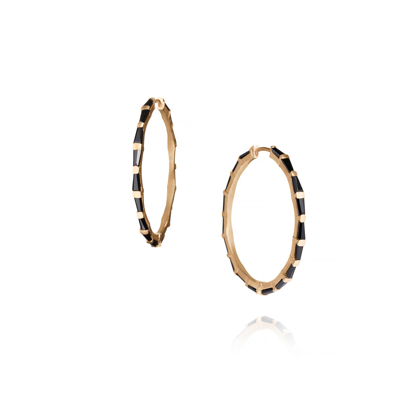 Hilvanado Stitch Round Hoop - Black Spinel