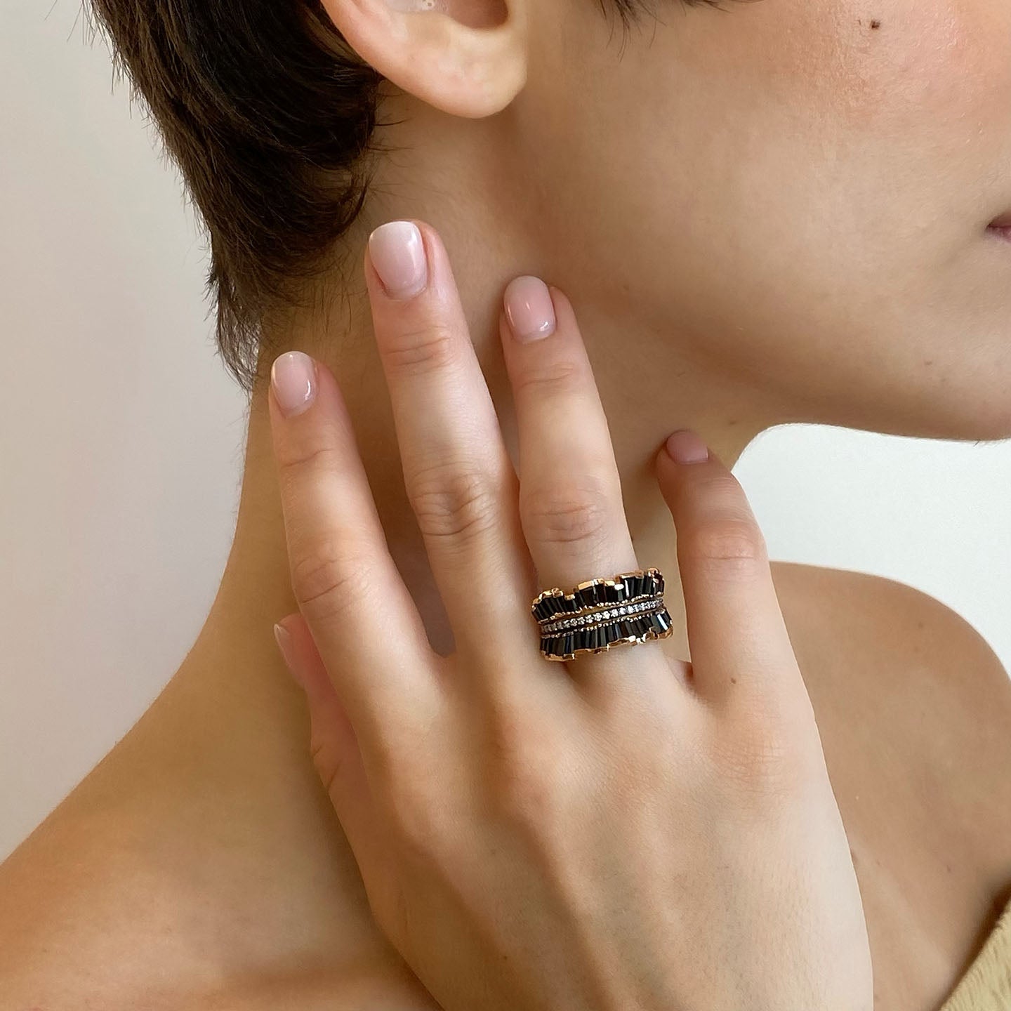 Double Ruched Ribbon Ring - Black Spinel