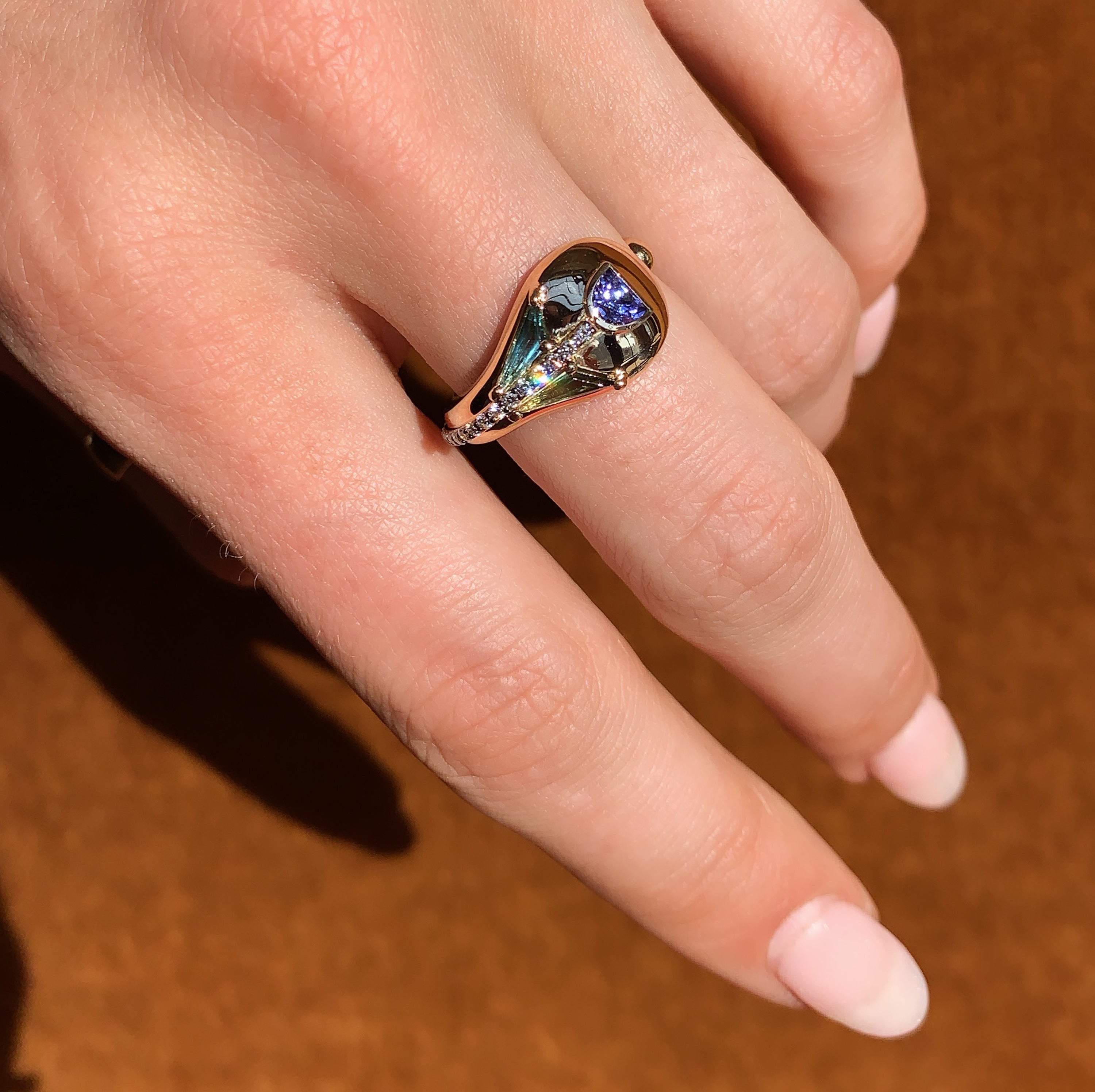 Tulipa Ring - Tanzanite