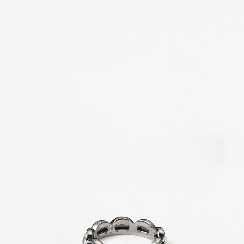 Small Scallop Band Ring - Black Spinel