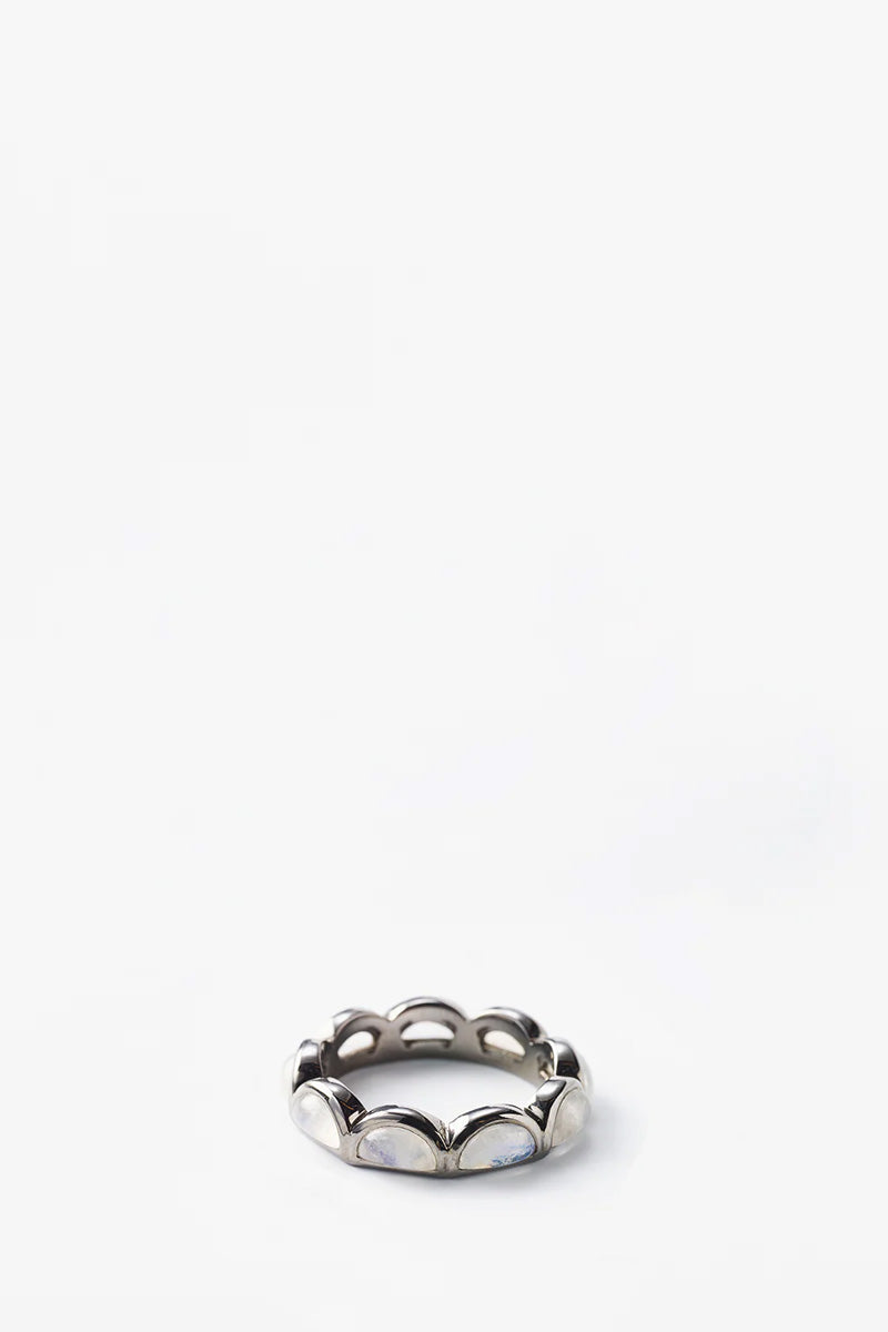 Small Scallop Band Ring - Rainbow Moonstone