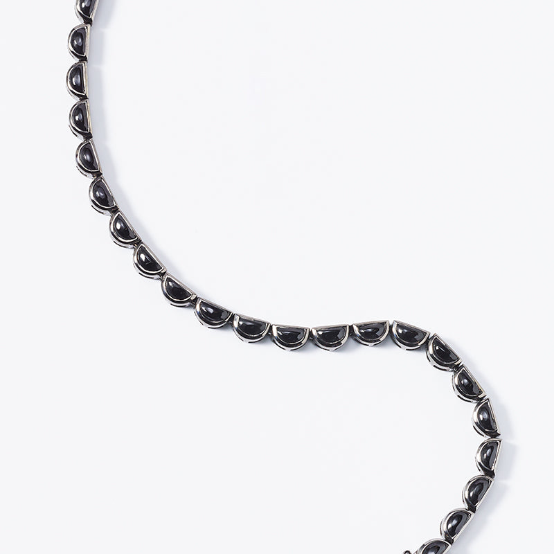 Small Scallop Tennis Bracelet - Black Spinel