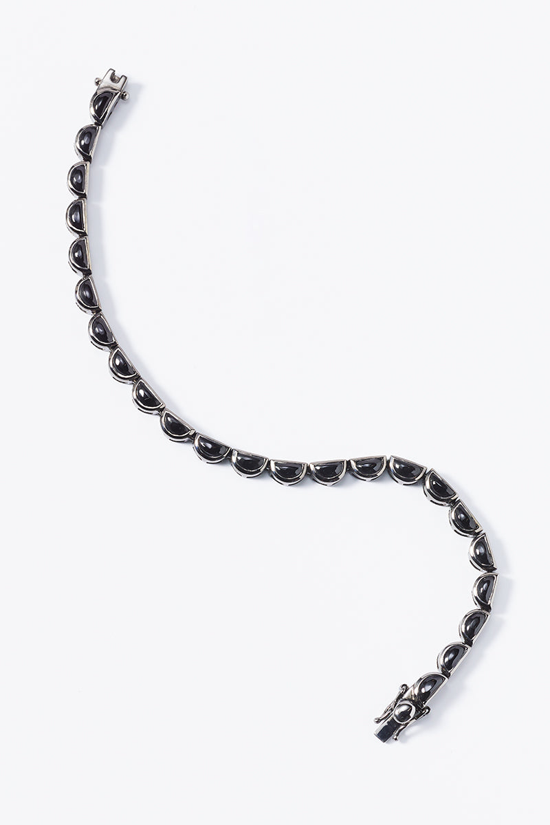Small Scallop Tennis Bracelet - Black Spinel