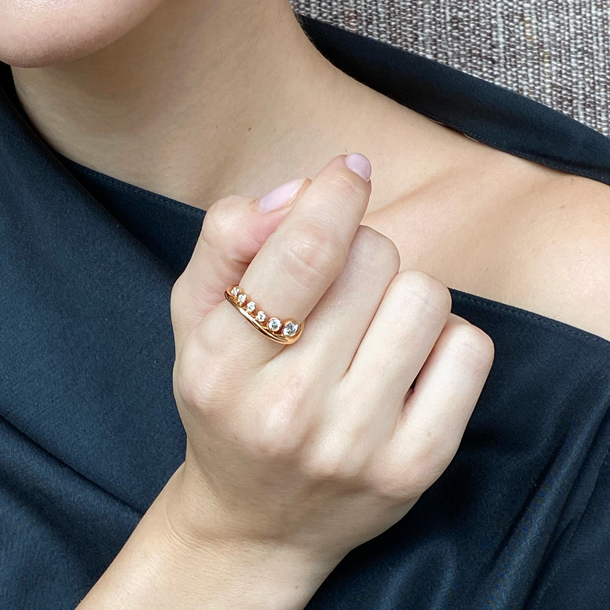 Swoop & Graduated Dot Ring - Diamond